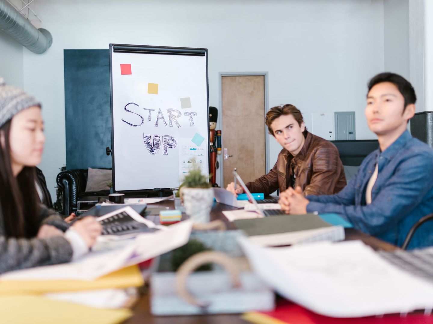 Oprichters die pitchen voor een investeerder